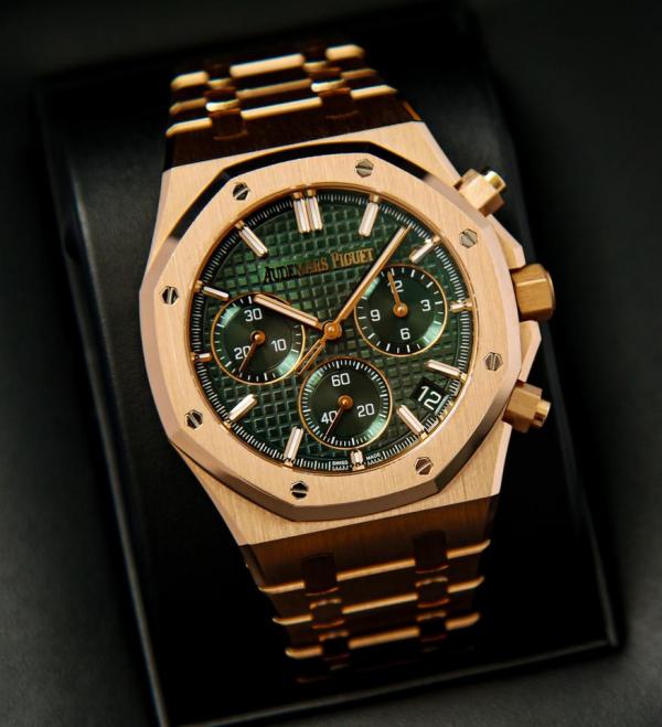 Aude.mars pigeu_t royal oak chronograph Green