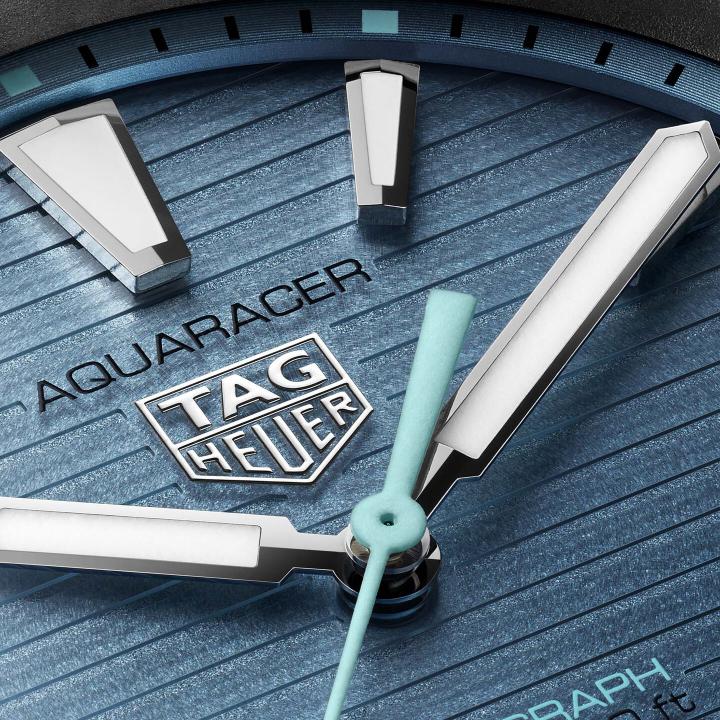TAG Heue_r Aquaracer Professional 200 Date Automatic Taitanum mate