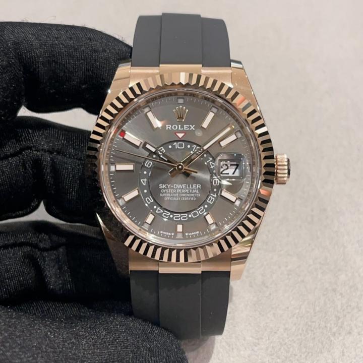 Role_x Oyster perpetual Sky Dweller