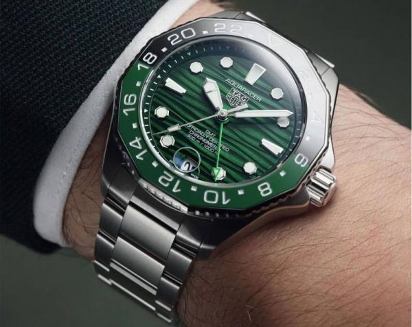 Tag_g Aquaracer Professional 300m date automatic japan zik zake line