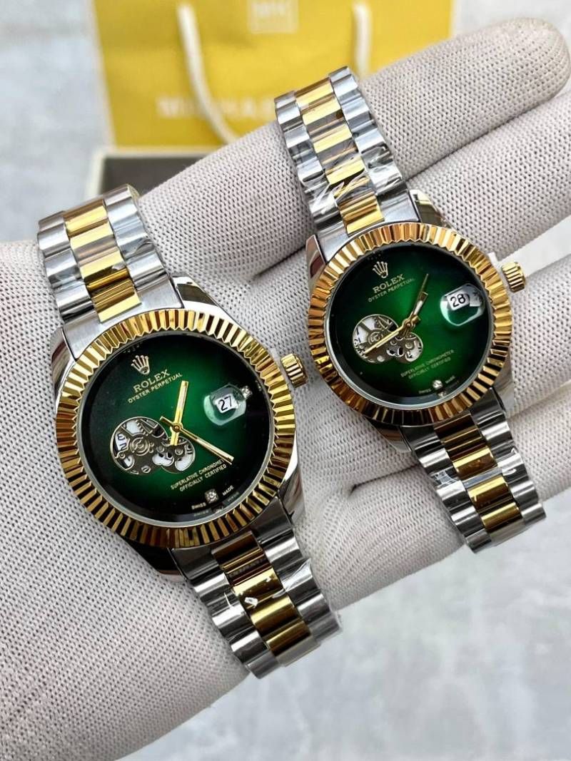 Role_ex Oyster Date Couple
