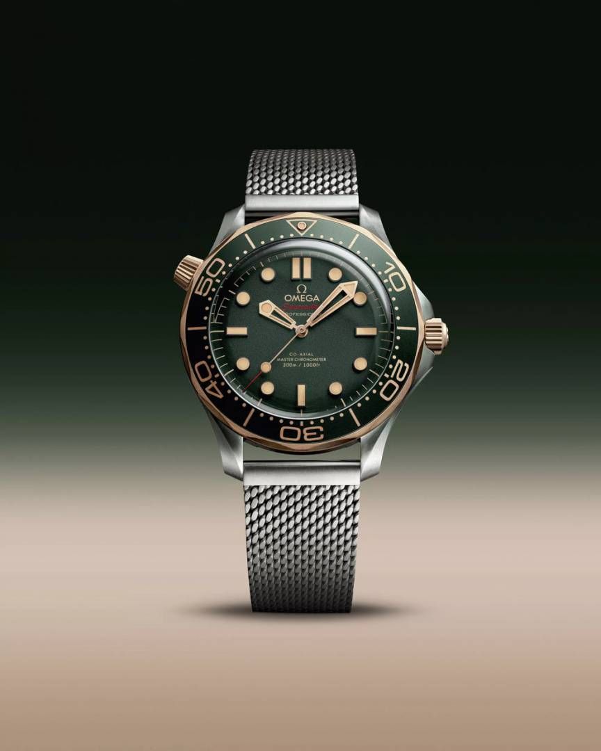 Omegha seamaster diver 300M automatic silver green