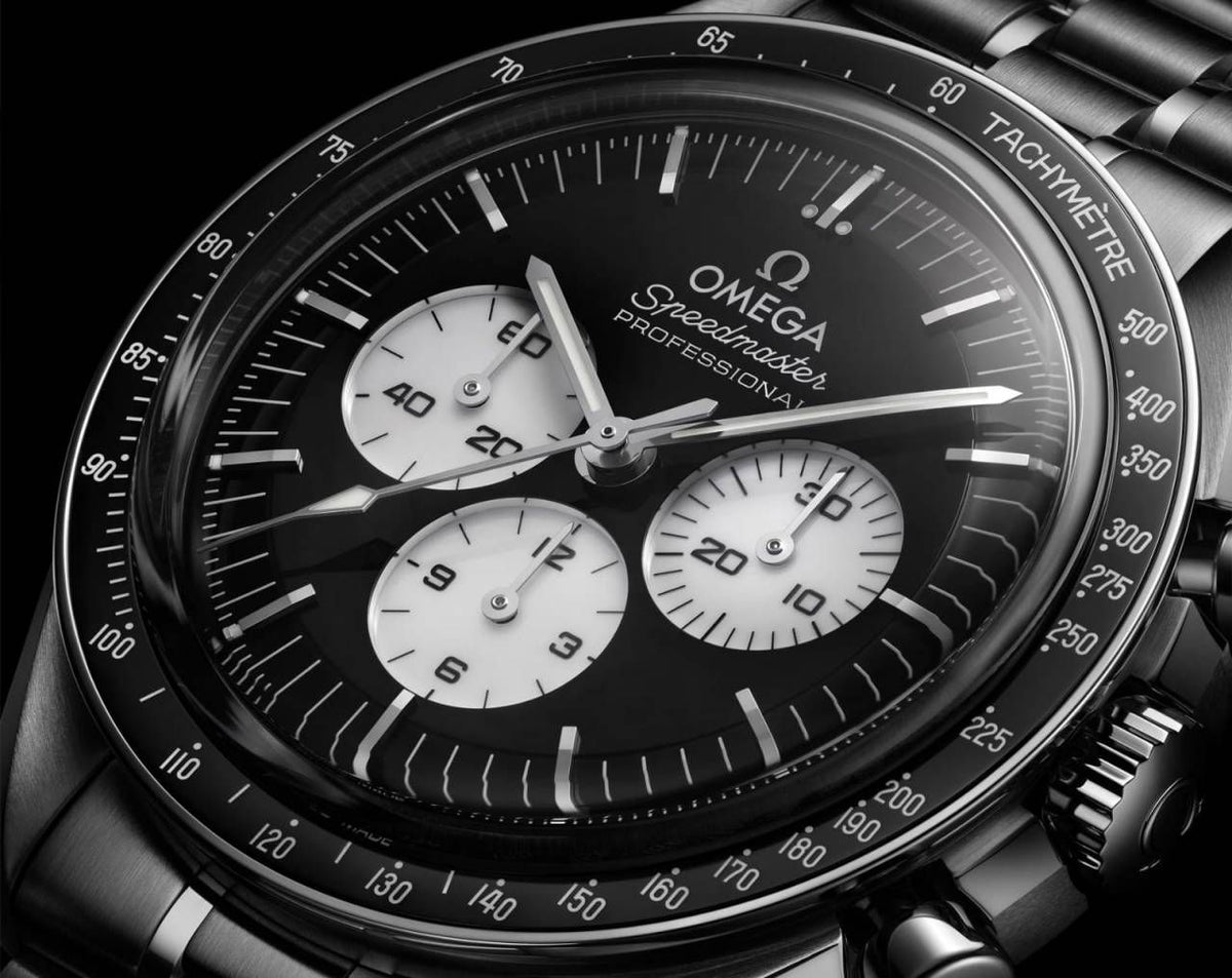 Omegha Speedmaster Moonwatch Professional silver Black white chronograph
