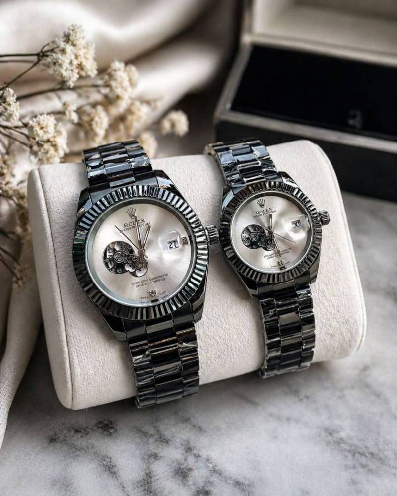 Role_ex Oyster Date Couple