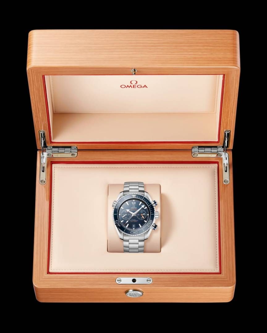 OMEGG_A Seamaster Planet Ocean 600M Co-Axial Chronograph plan silver Blue .