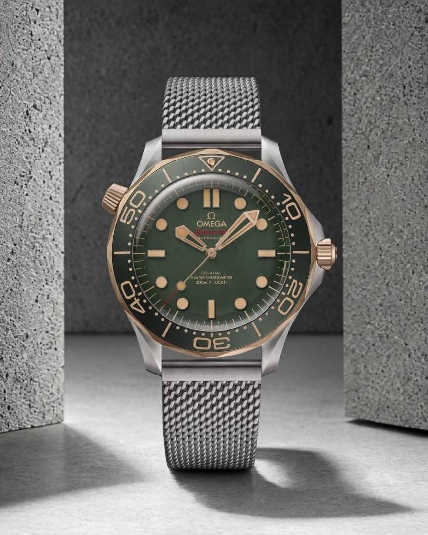 Omegg_a seamaster diver 300M automatic silver green