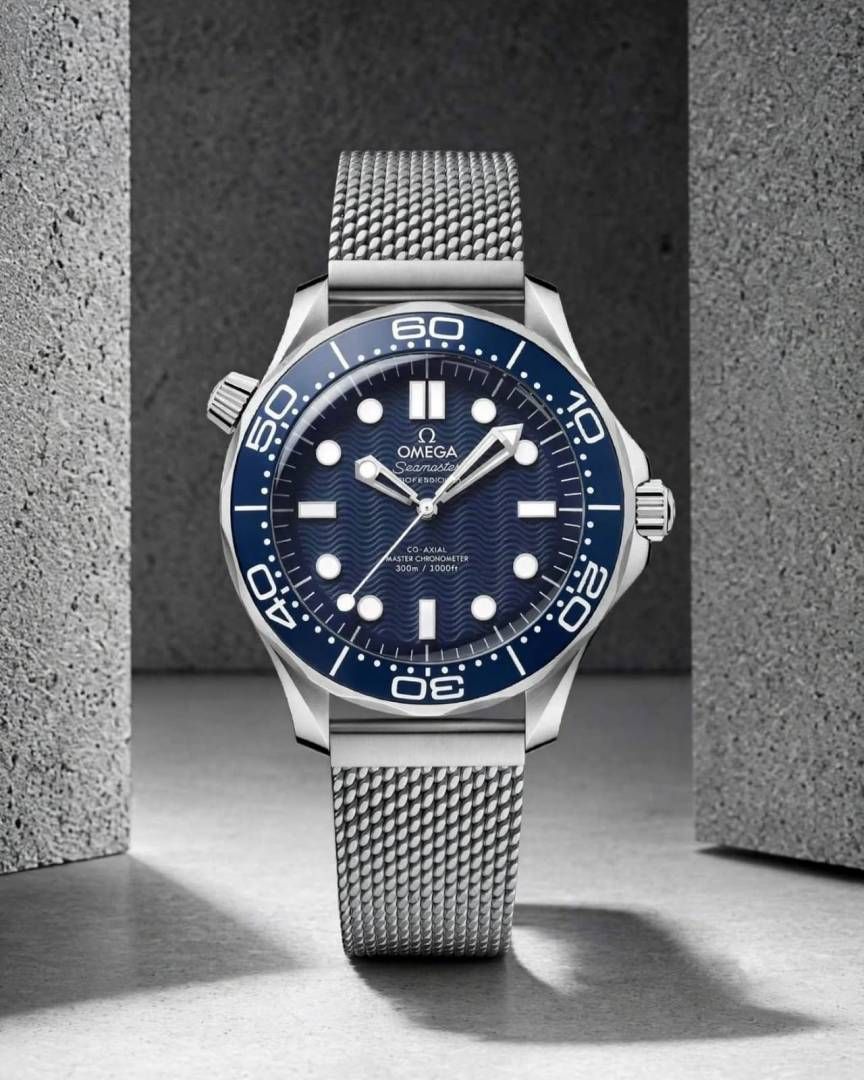 Omegg_a Seamaster Diver 300 Automatic silver blue