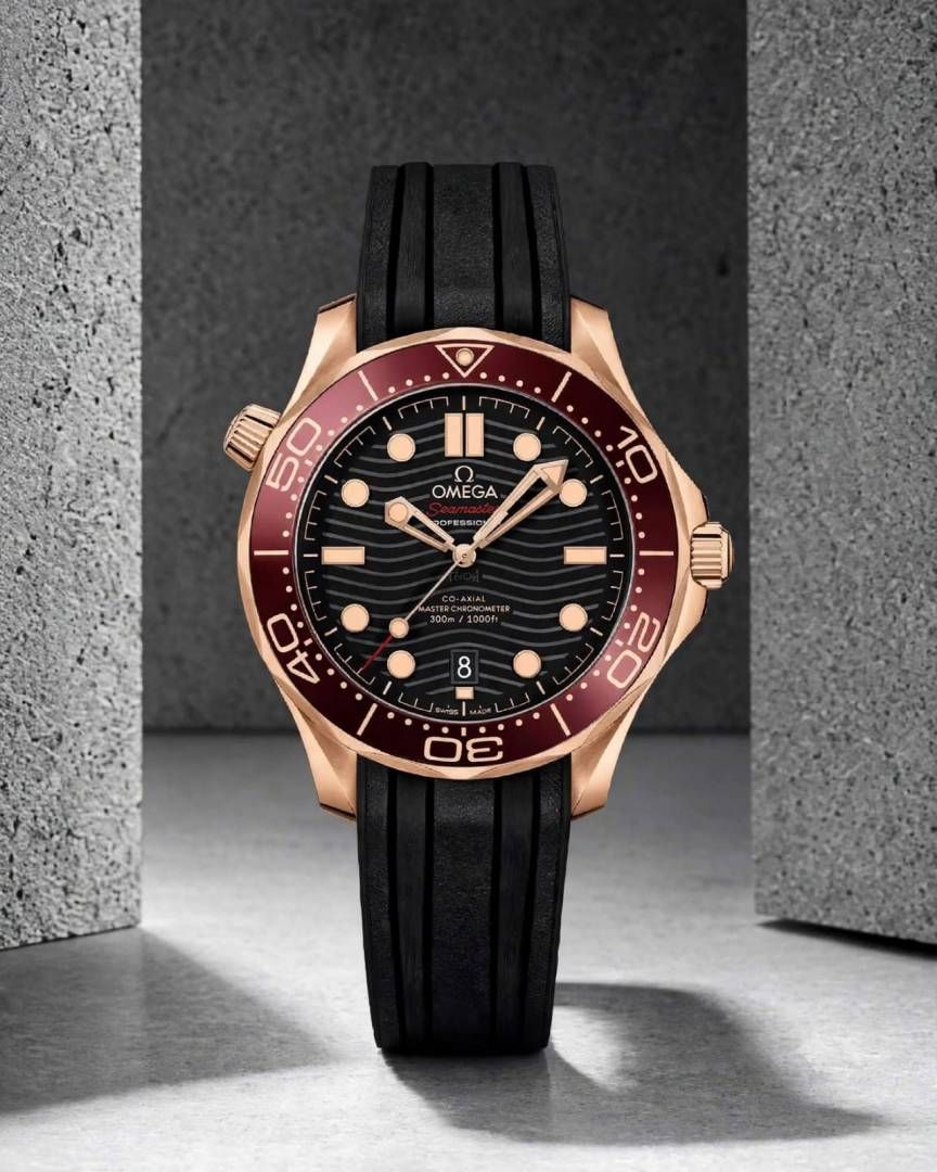 Omegg_a Seamaster Diver 300M Automatic Black-tipped -Black
