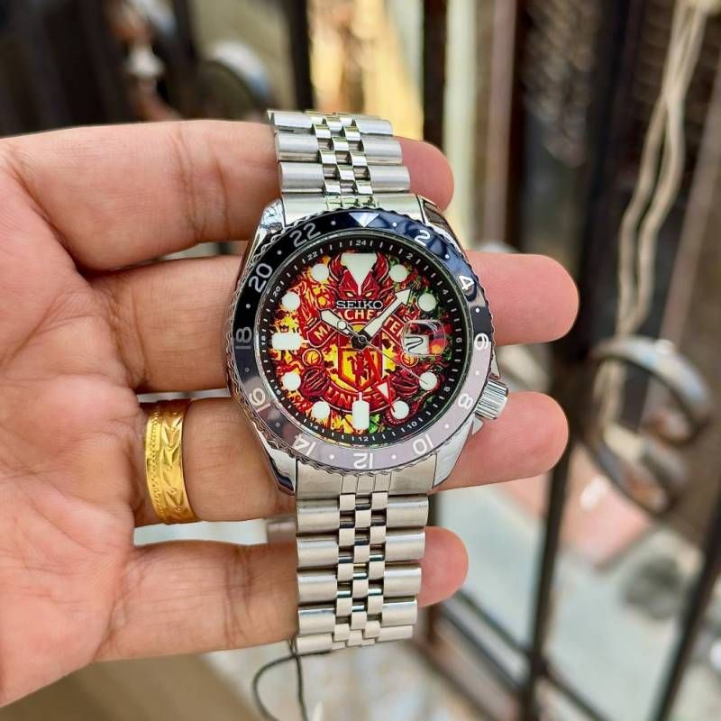 Se.iko 5 Sports GMT The Red Devils Concept Bespoke Timepiece