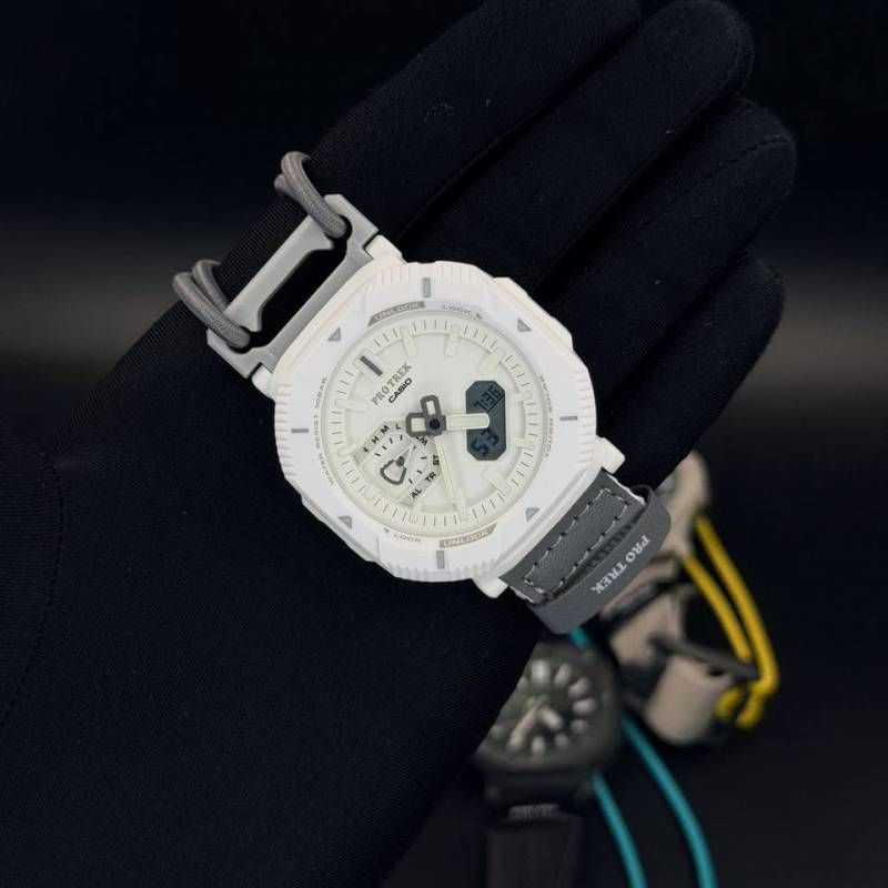 Ca.sio Pro Trek PRJ-B001B-2 full white