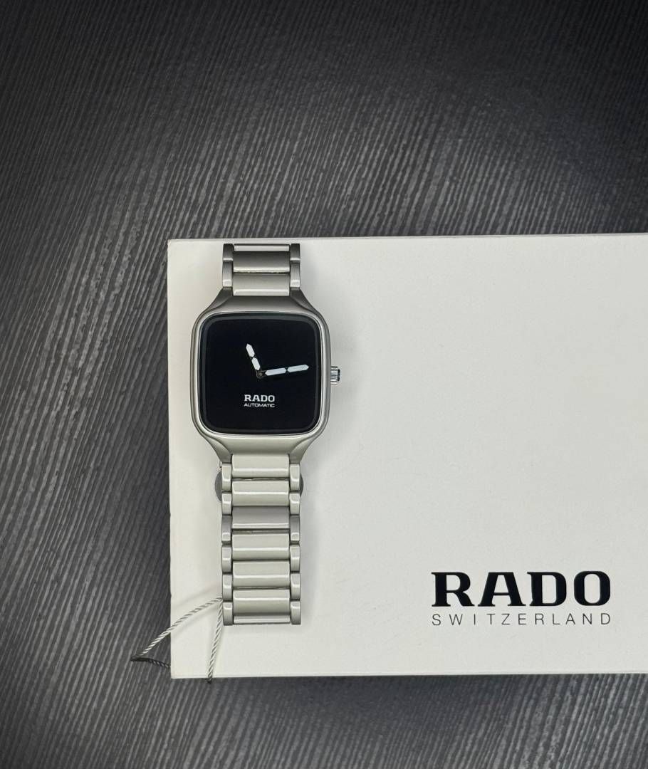 Raado True Square Quartz