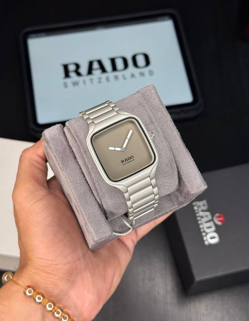 Raado True Square Quartz