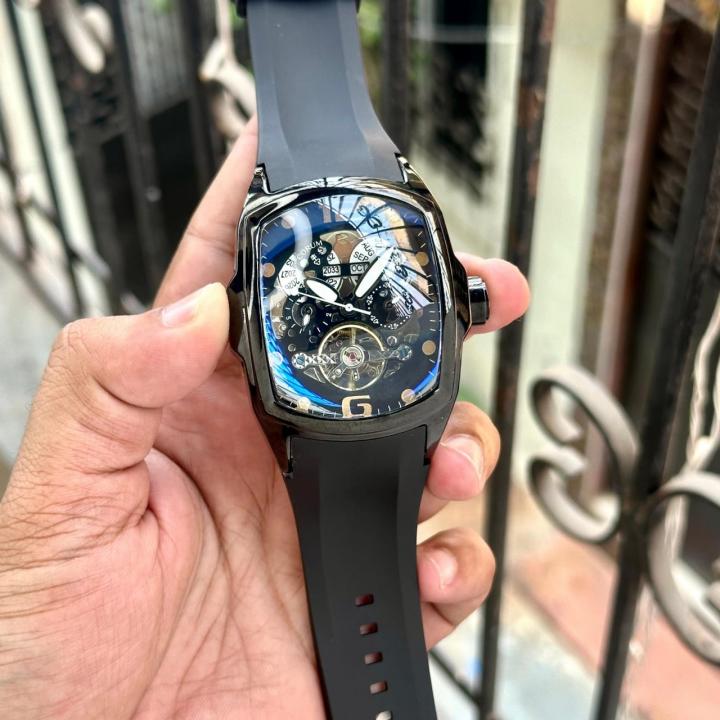 Co..rum Cup Challenge Calendar Automatic Black