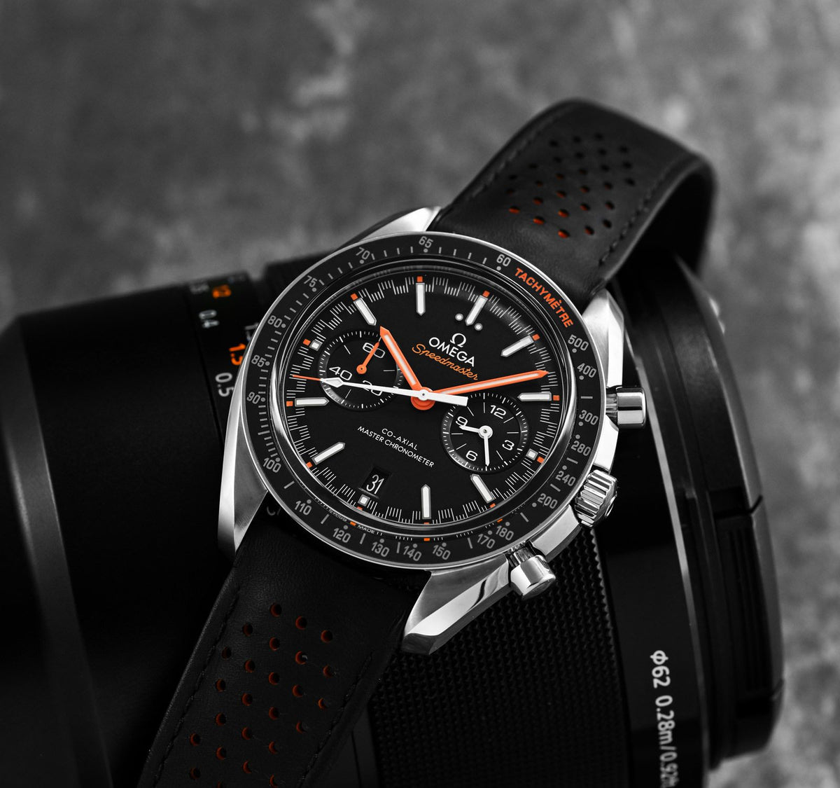 Om.ega Speedmaster Moonwatch Professional
