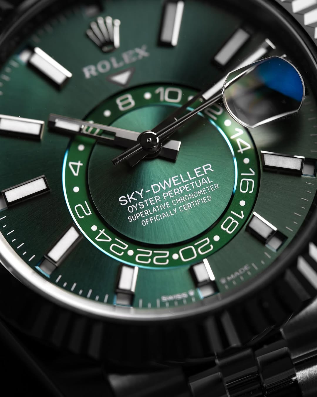 Rol.ex Oyster Perpetual Sky Dweller Silver Green